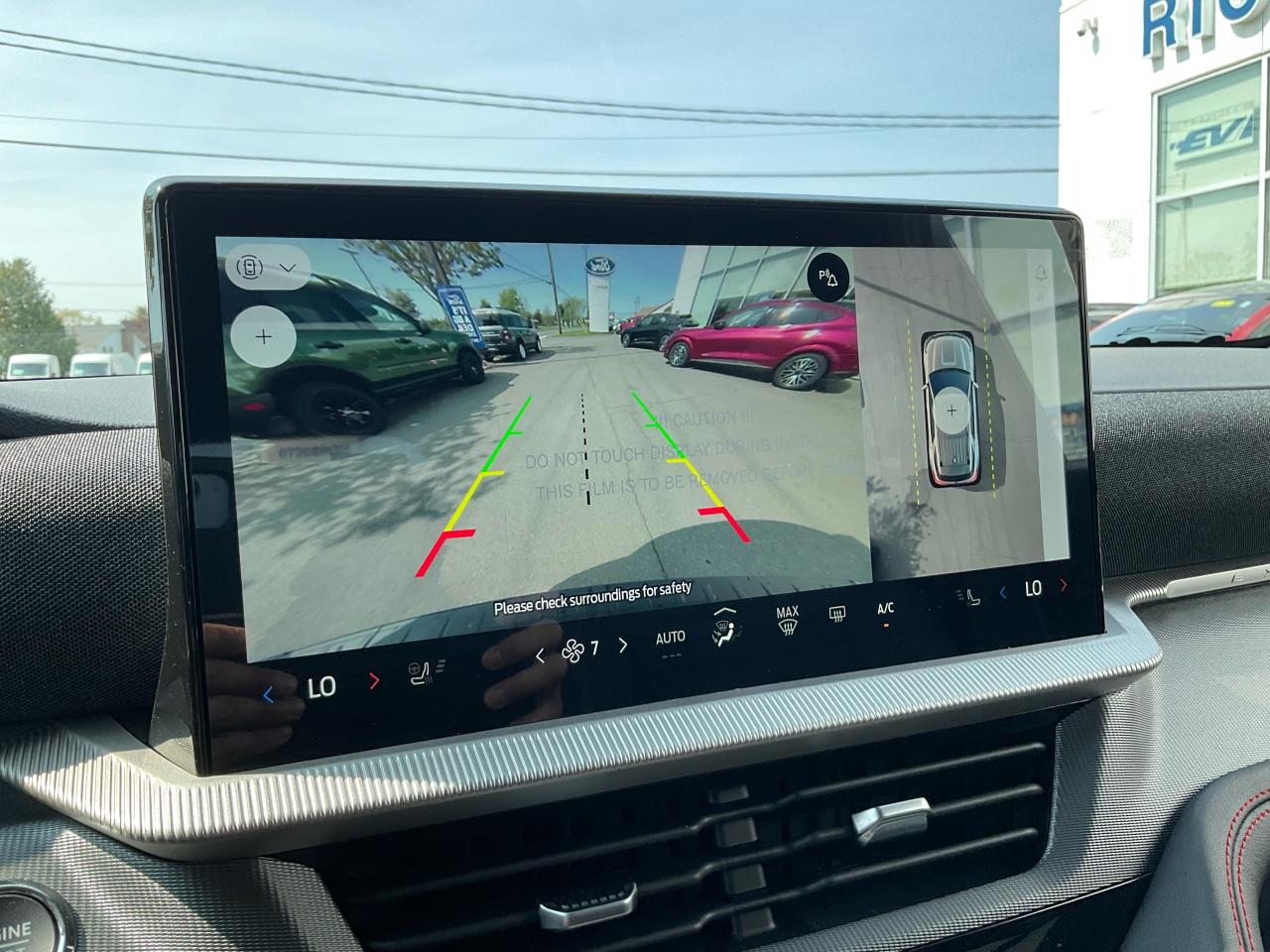 2025 Ford Explorer ST-Line Photo5