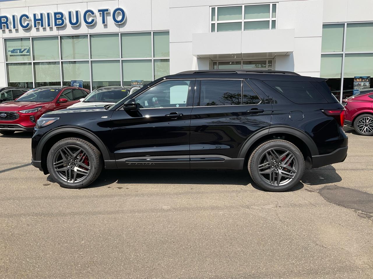 2025 Ford Explorer ST-Line Photo3