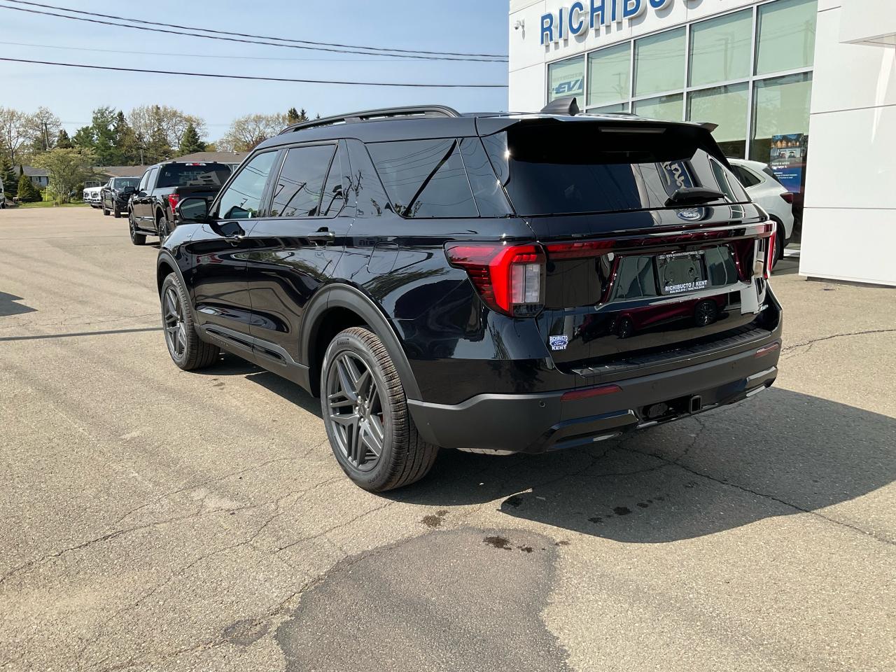 2025 Ford Explorer ST-Line Photo4