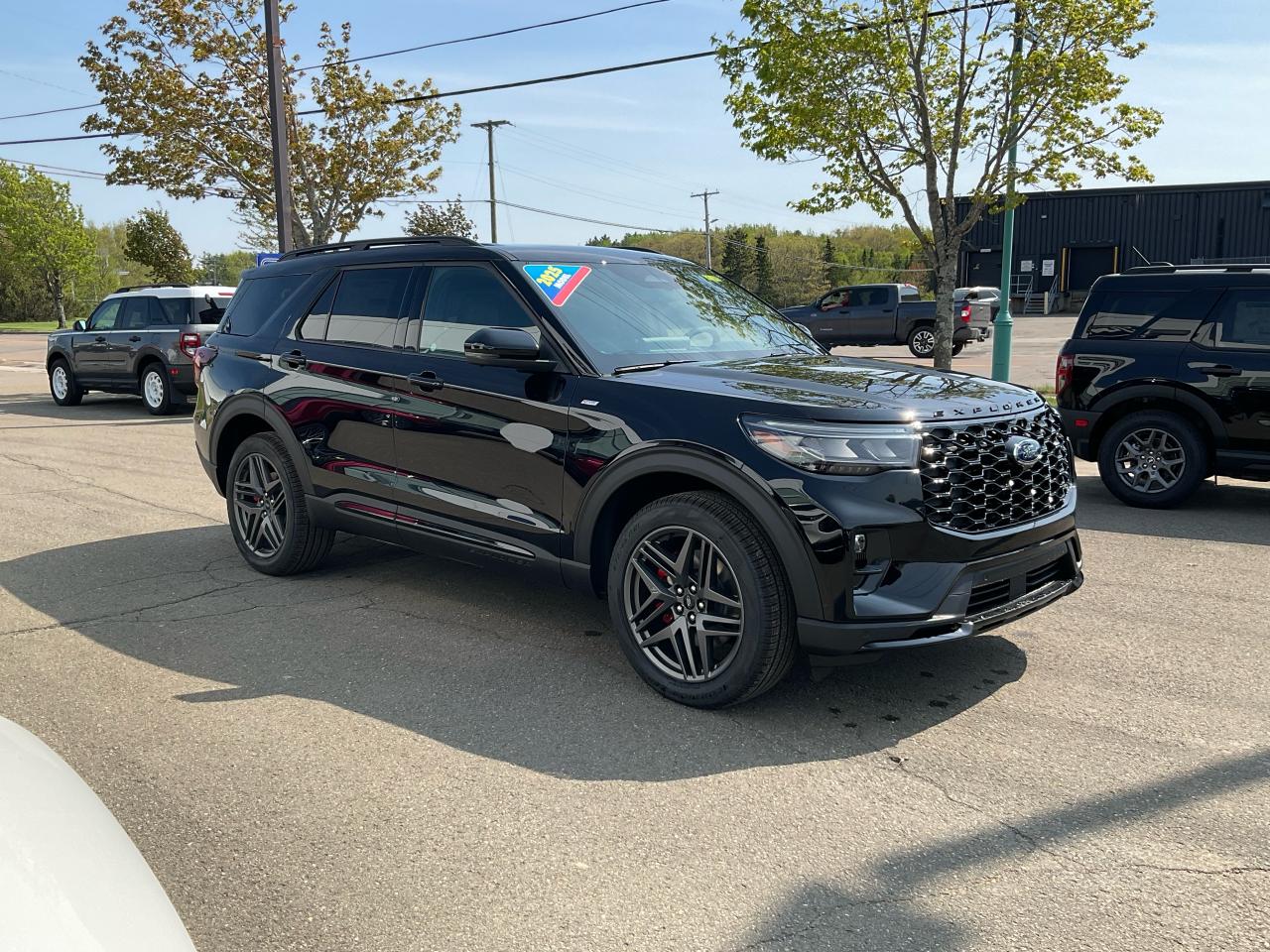 2025 Ford Explorer ST-Line Photo