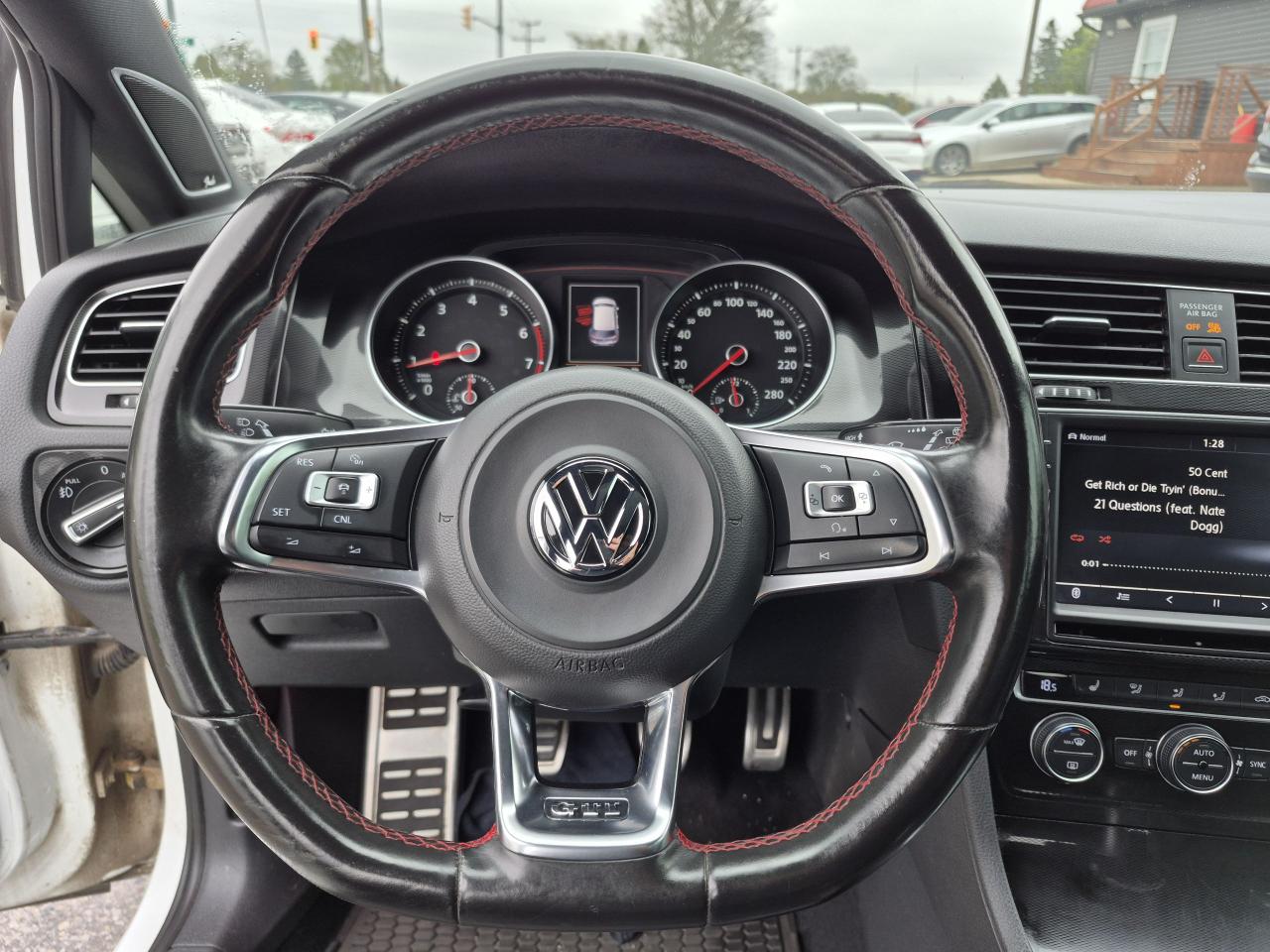2016 Volkswagen Golf Autobahn - One Owner/No Accidents Photo41