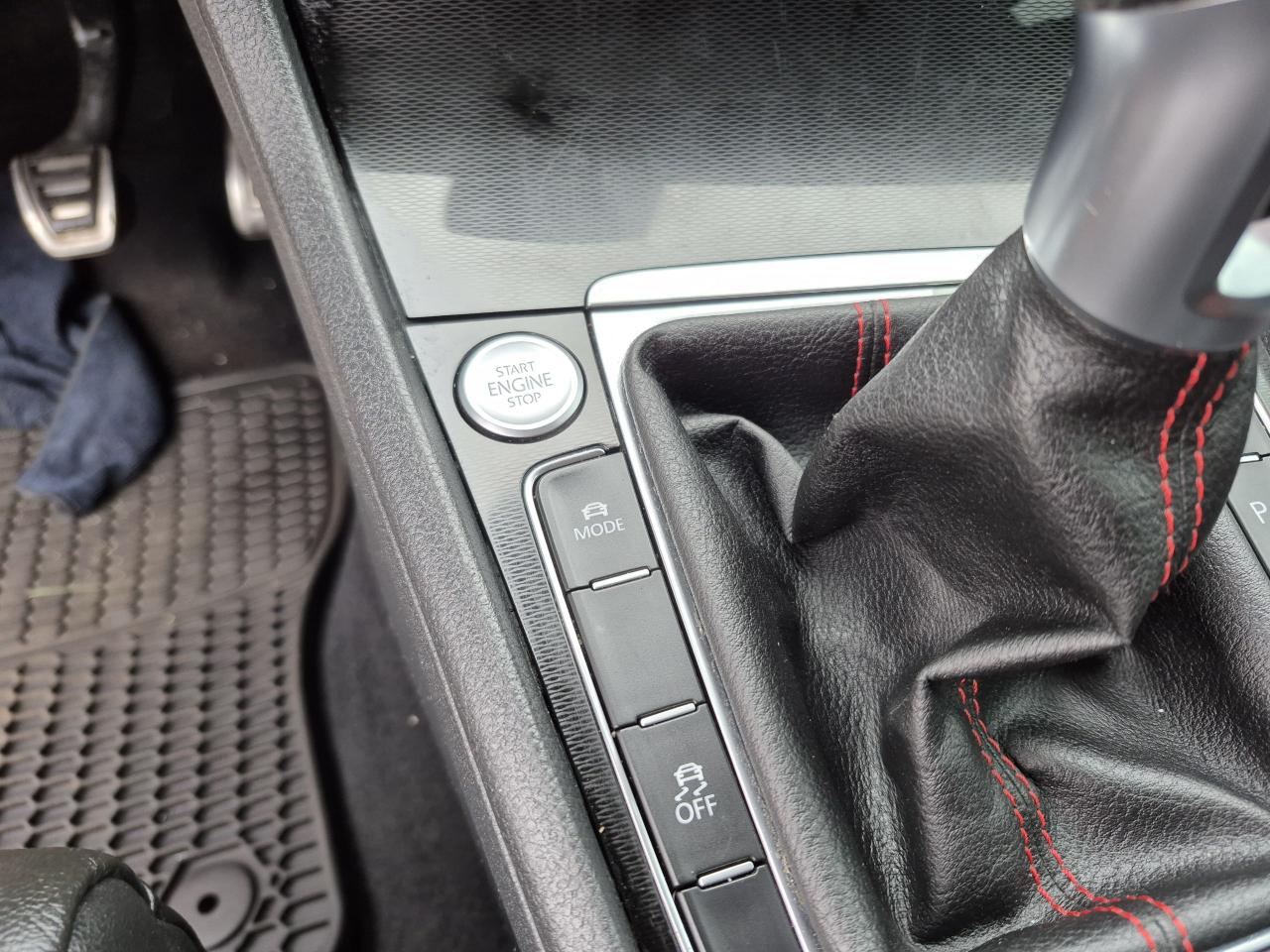 2016 Volkswagen Golf Autobahn - One Owner/No Accidents Photo16