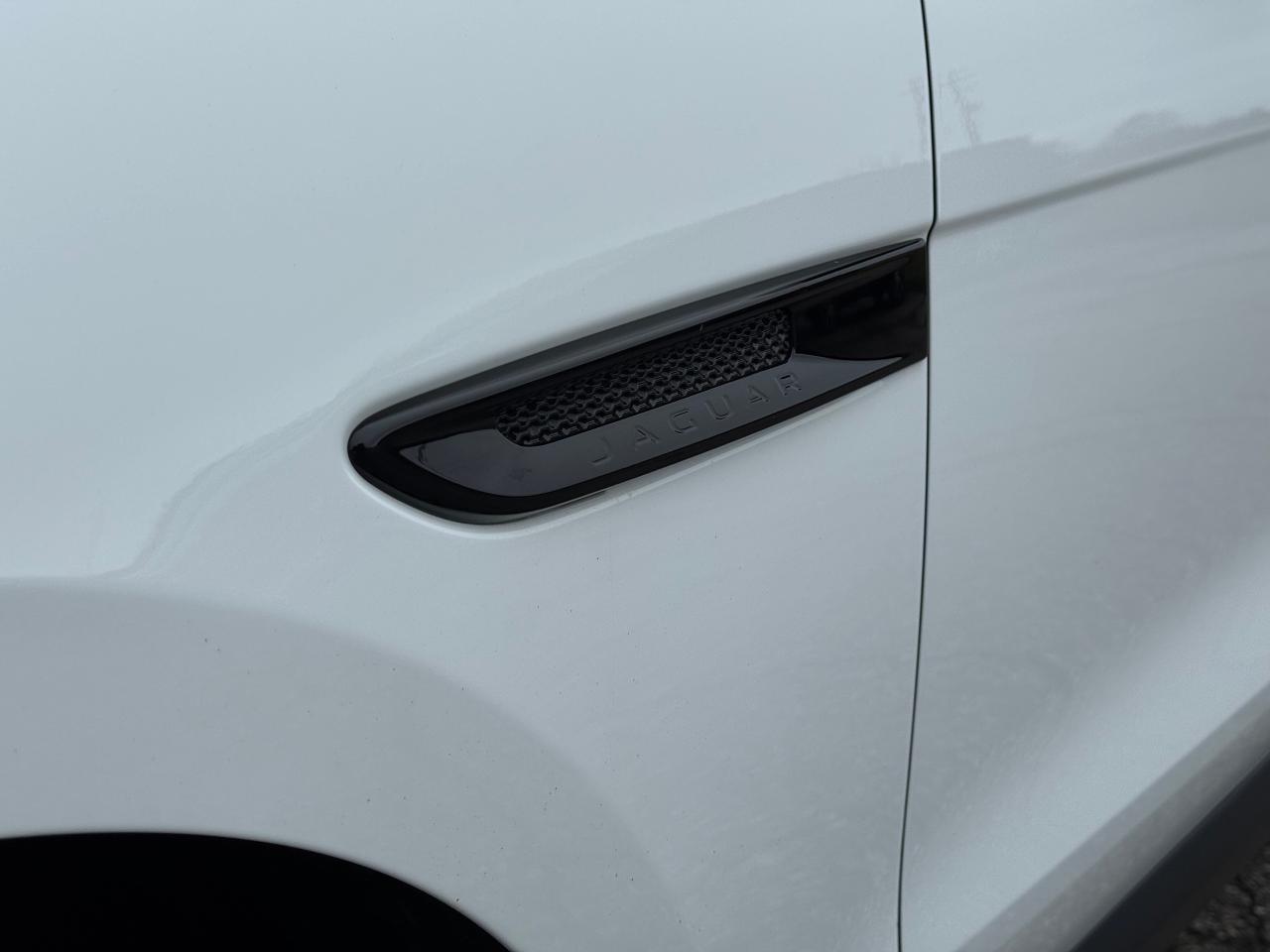 2020 Jaguar F-PACE 25t AWD Prestige **MERIDIAN SPEAKERS** - Photo #13