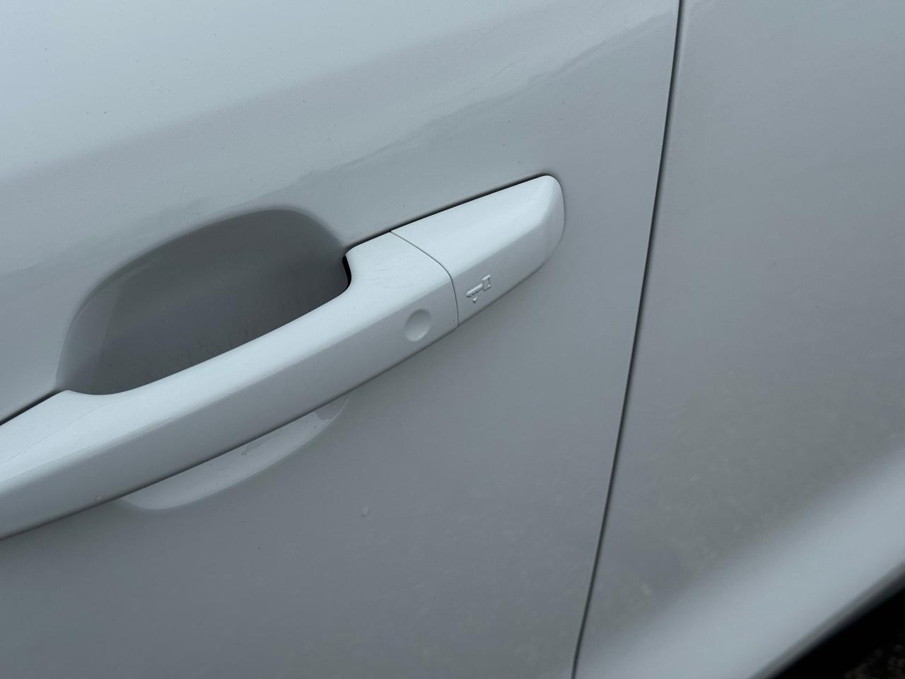 2020 Jaguar F-PACE 25t AWD Prestige **MERIDIAN SPEAKERS** - Photo #14