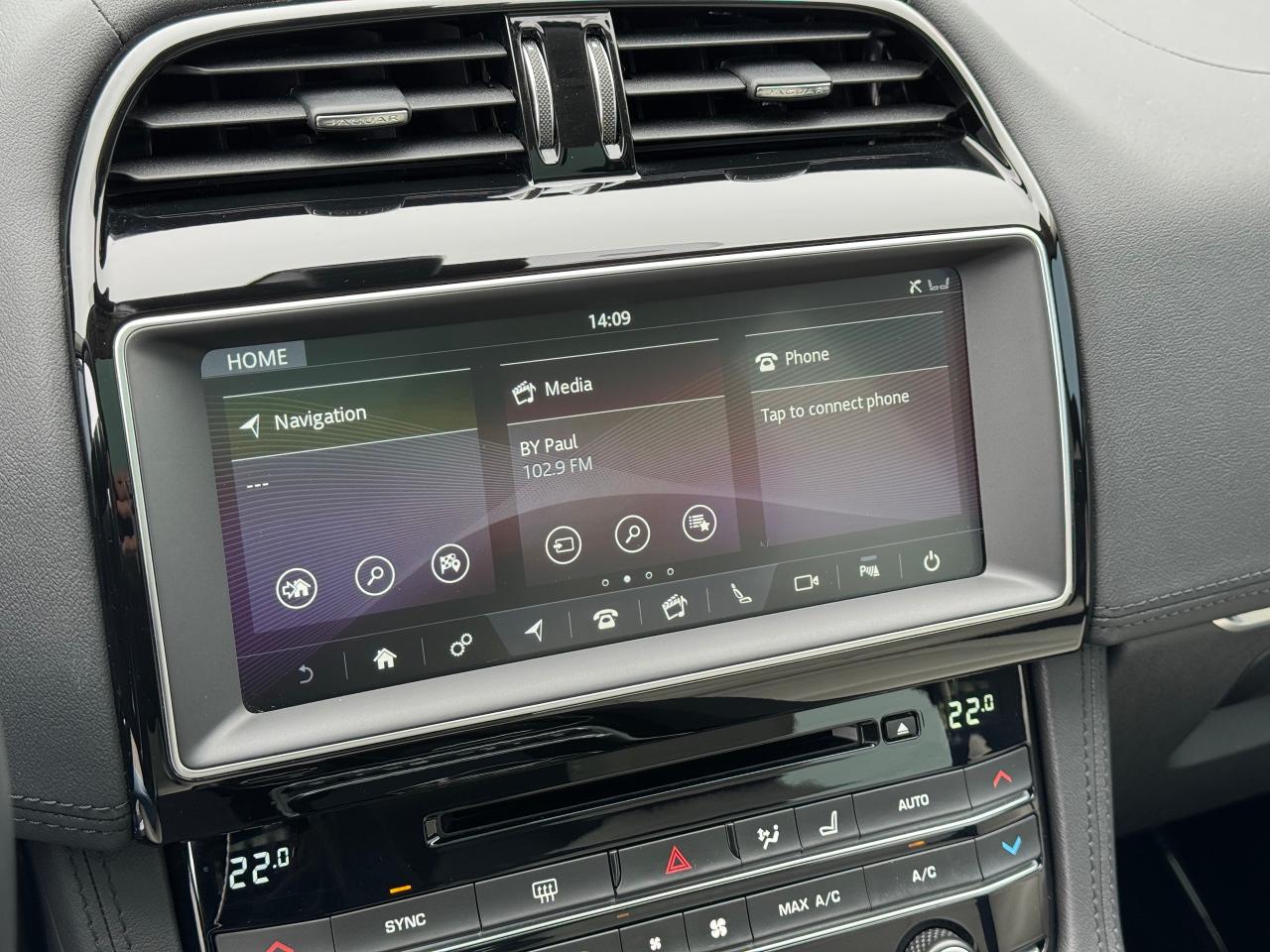 2020 Jaguar F-PACE 25t AWD Prestige **MERIDIAN SPEAKERS** - Photo #25