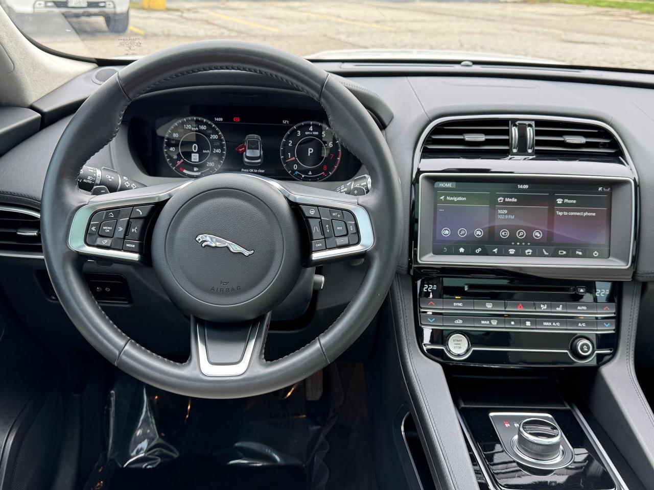 2020 Jaguar F-PACE 25t AWD Prestige **MERIDIAN SPEAKERS** - Photo #19