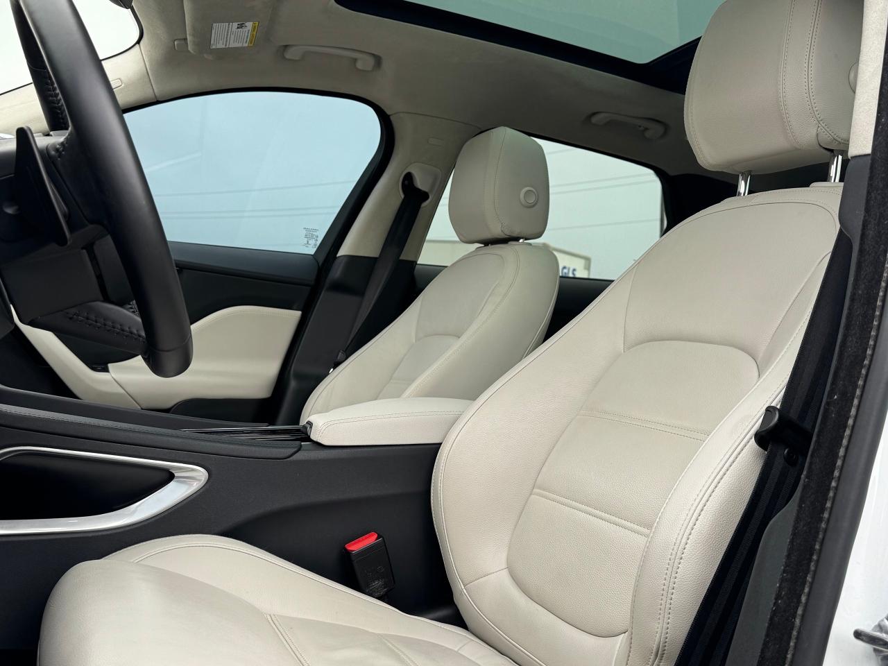2020 Jaguar F-PACE 25t AWD Prestige **MERIDIAN SPEAKERS** - Photo #32