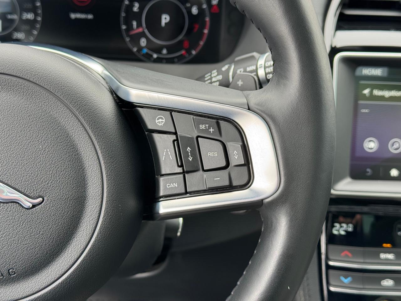 2020 Jaguar F-PACE 25t AWD Prestige **MERIDIAN SPEAKERS** - Photo #22