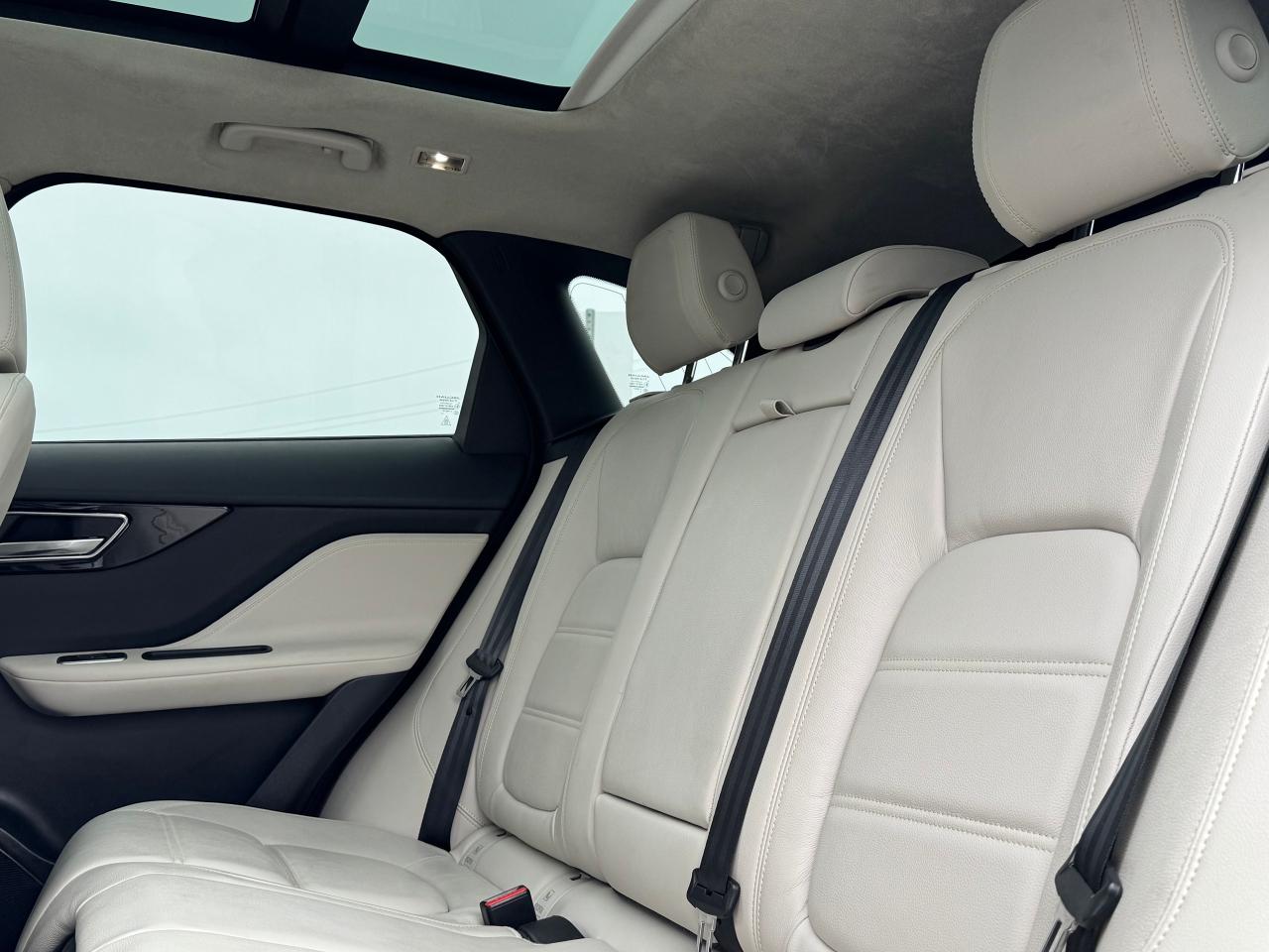 2020 Jaguar F-PACE 25t AWD Prestige **MERIDIAN SPEAKERS** - Photo #34