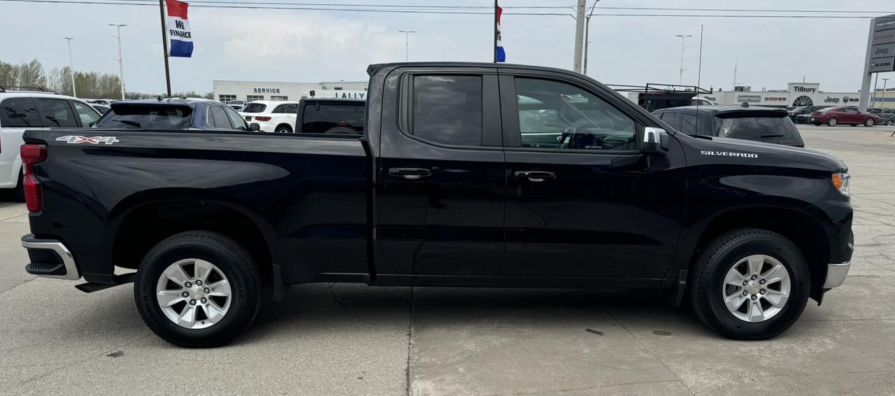 2022 Chevrolet Silverado 1500 4WD Double Cab 147" LT Photo