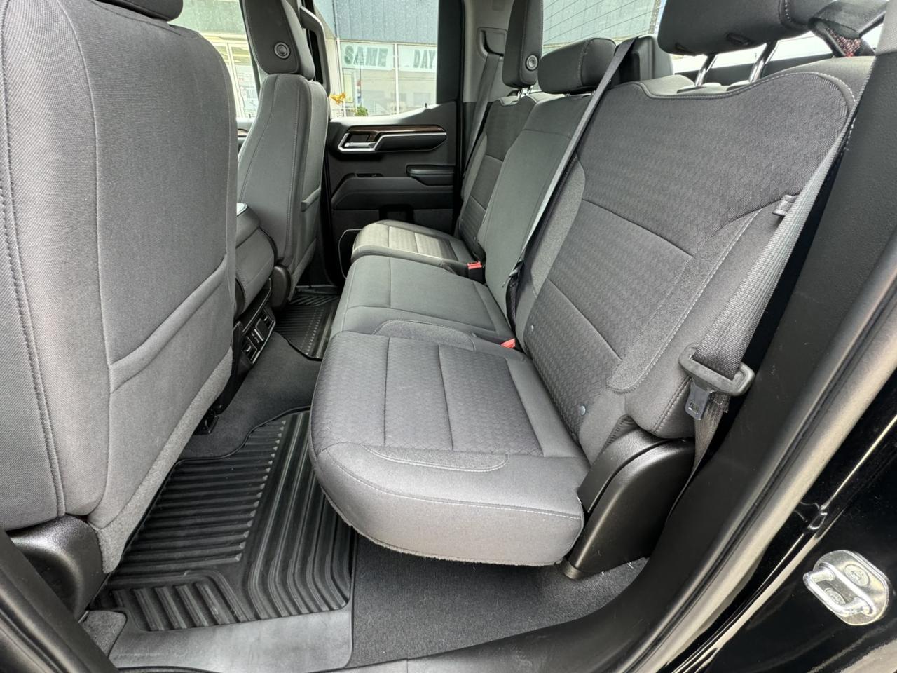 2022 Chevrolet Silverado 1500 4WD Double Cab 147" LT Photo