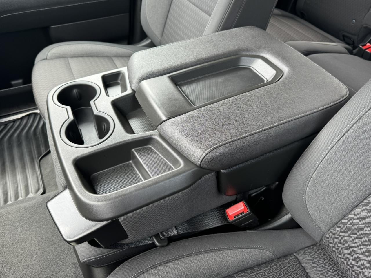 2022 Chevrolet Silverado 1500 4WD Double Cab 147" LT Photo