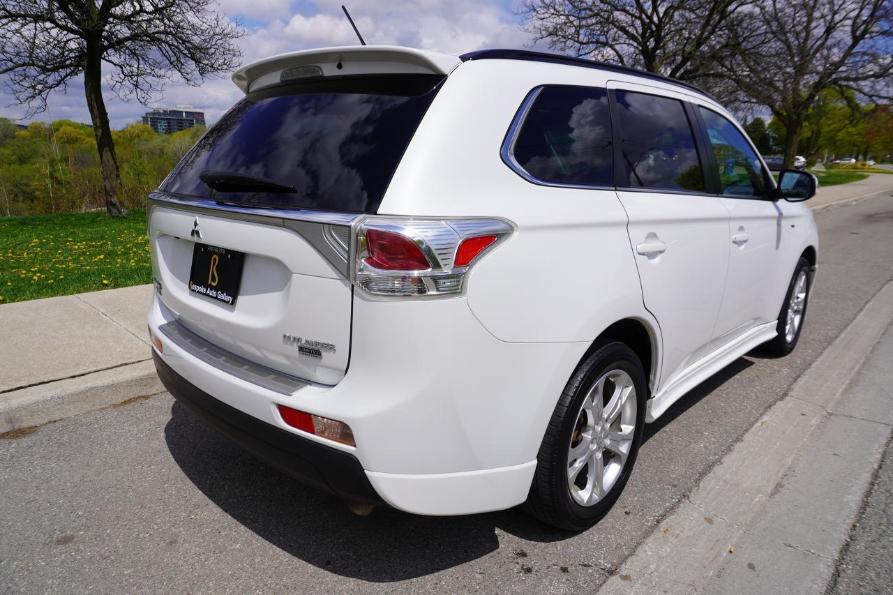 2014 Mitsubishi Outlander GT / 1 OWNER / NO ACCIDENTS /STUNNING SHAPE /LOCAL Photo3