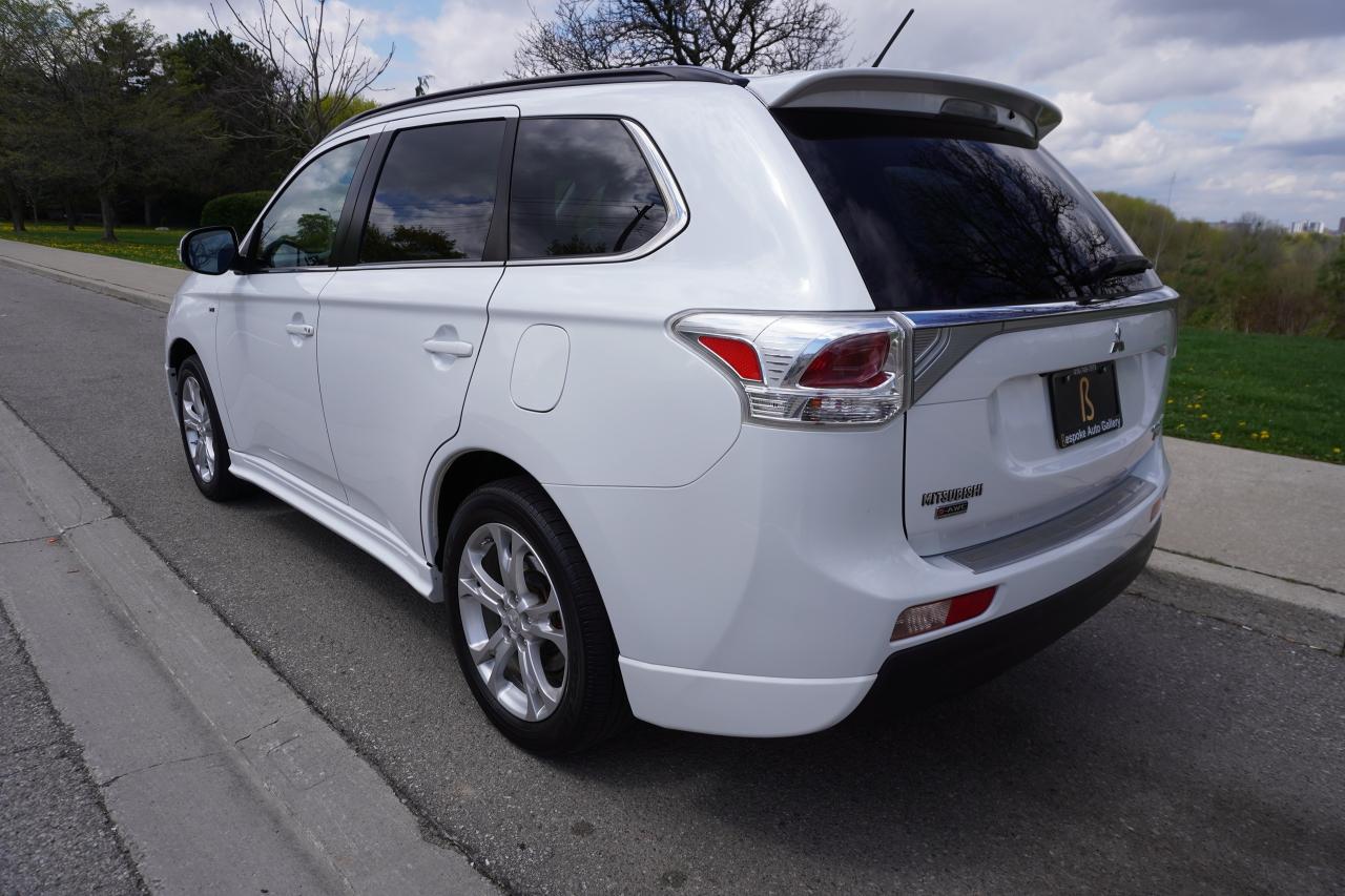 2014 Mitsubishi Outlander GT / 1 OWNER / NO ACCIDENTS /STUNNING SHAPE /LOCAL Photo2