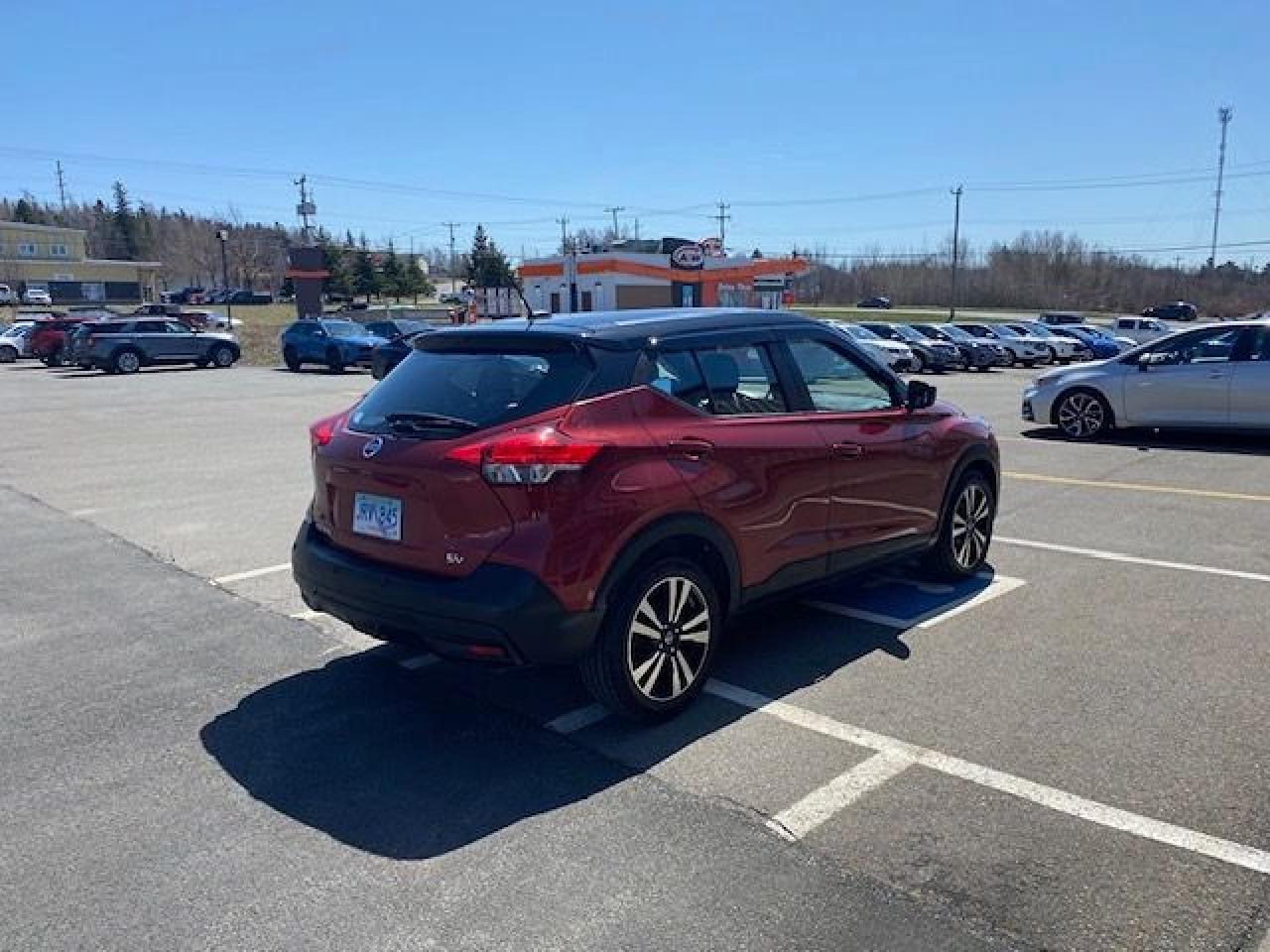 2020 Nissan Kicks SV FWD - Photo #3