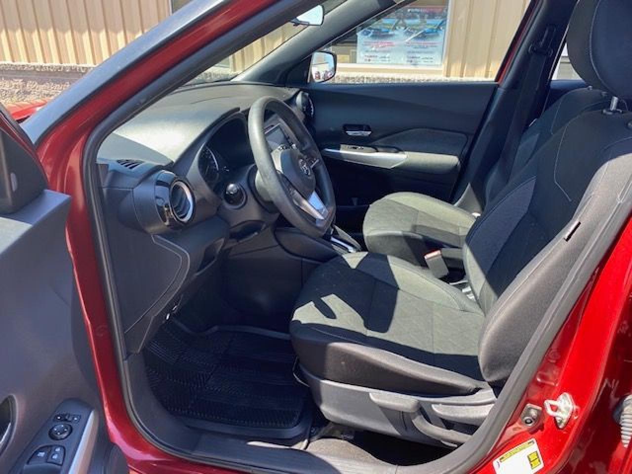 2020 Nissan Kicks SV FWD - Photo #7