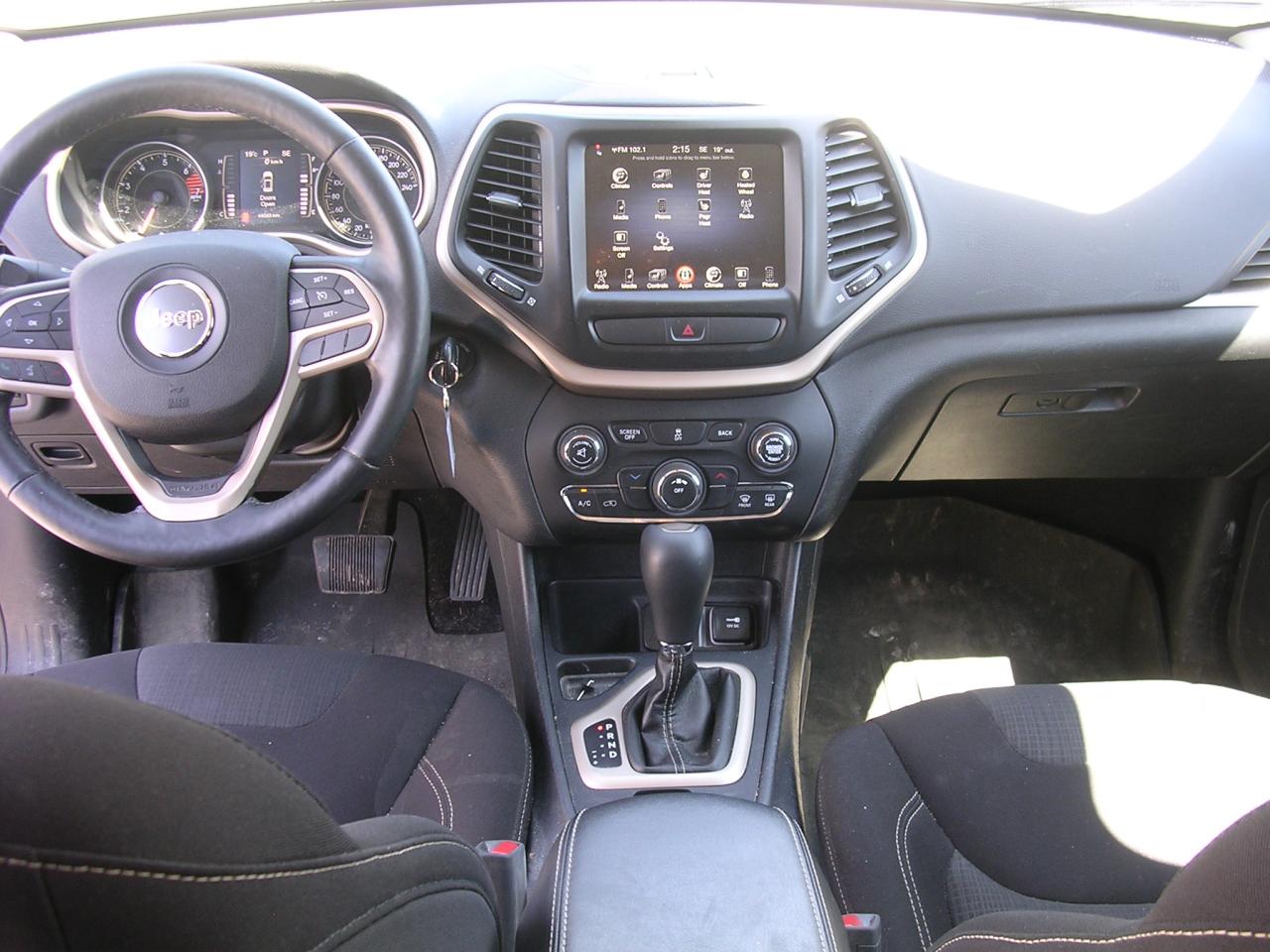 2017 Jeep Cherokee North - Photo #8