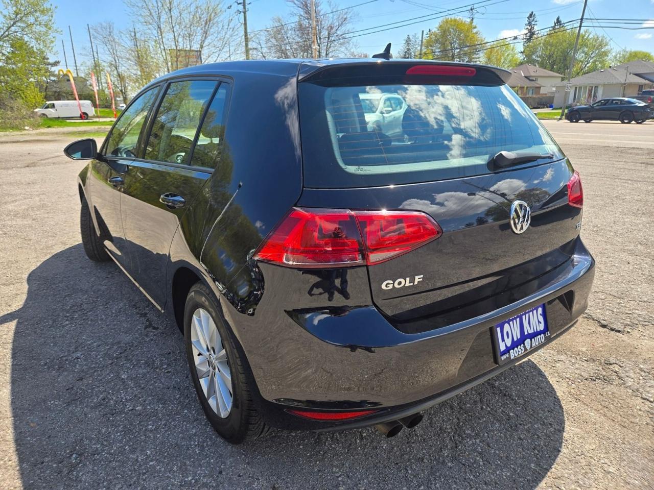 2015 Volkswagen Golf Highline Photo2