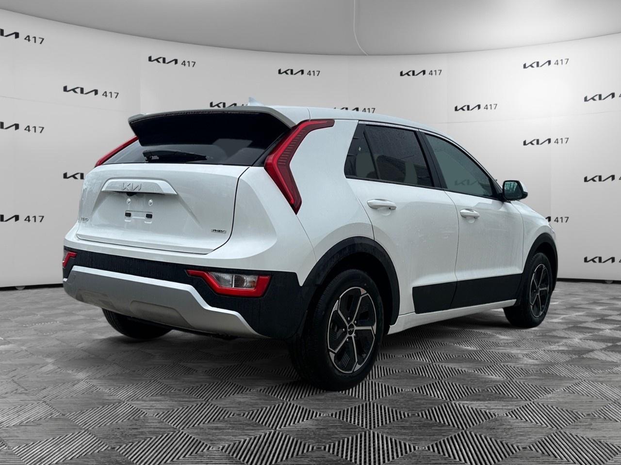 2025 Kia NIRO PLUG-IN Hybrid LX FWD Photo4