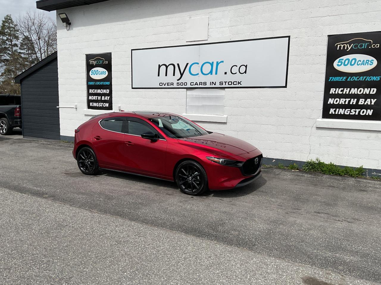Used 2024 Mazda MAZDA3 GT w/Turbo LOW MILEAGE!!!!  SUNROOF. HEATED SEATS. LEATHER. NAV. BACKUP CAM. BLUETOOTH. A/C. CRUISE. PWR GROUP. for sale in Kingston, ON