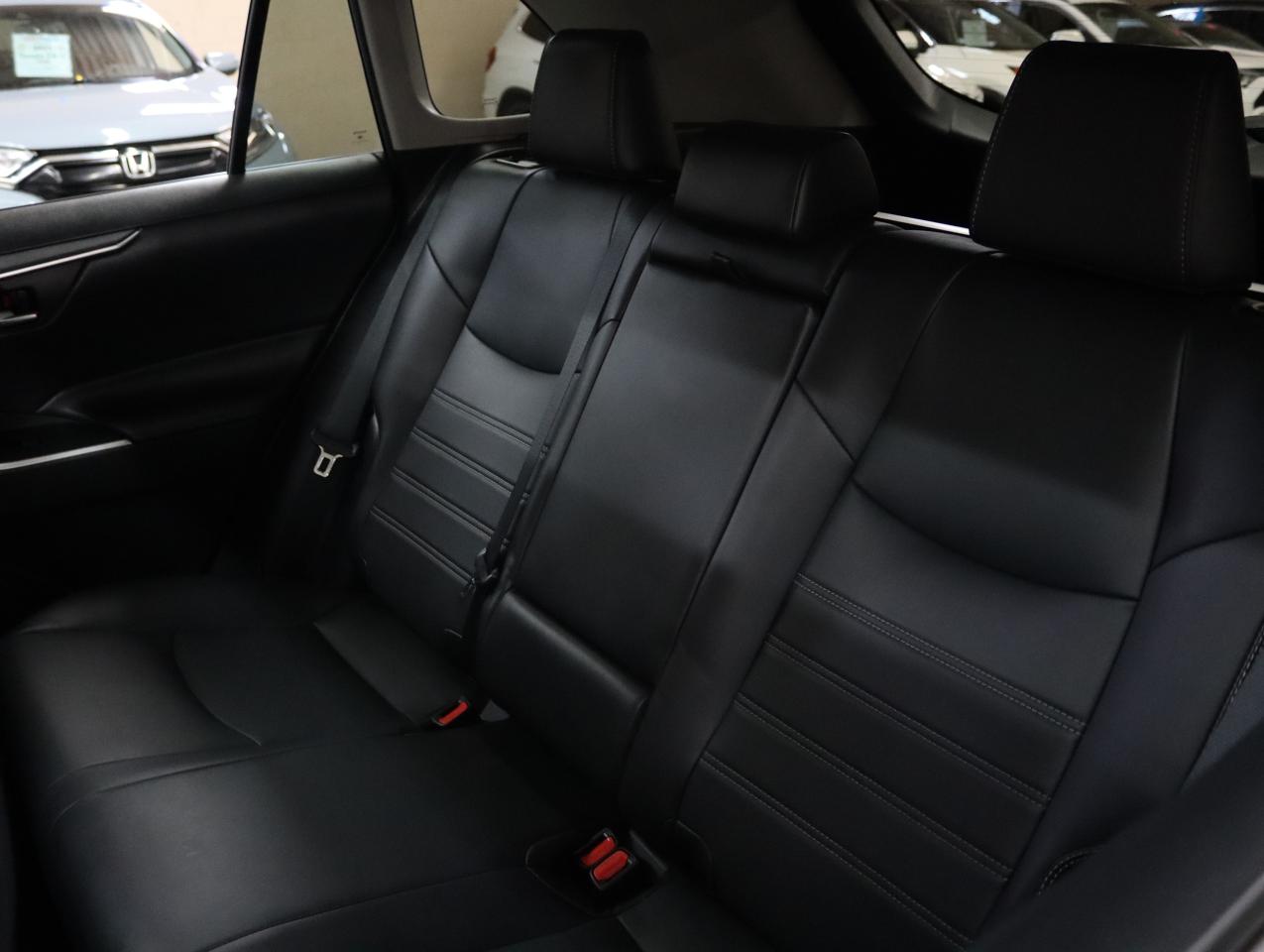 2021 Toyota RAV4 XLE | AWD | Sunroof | Leather | BSM | CarPlay