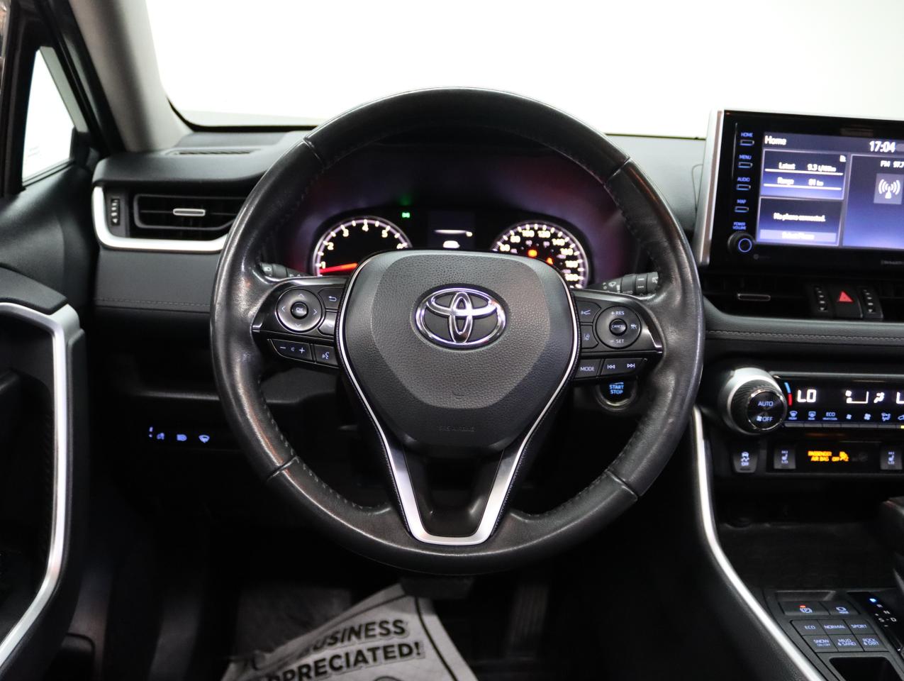 2021 Toyota RAV4 XLE | AWD | Sunroof | Leather | BSM | CarPlay