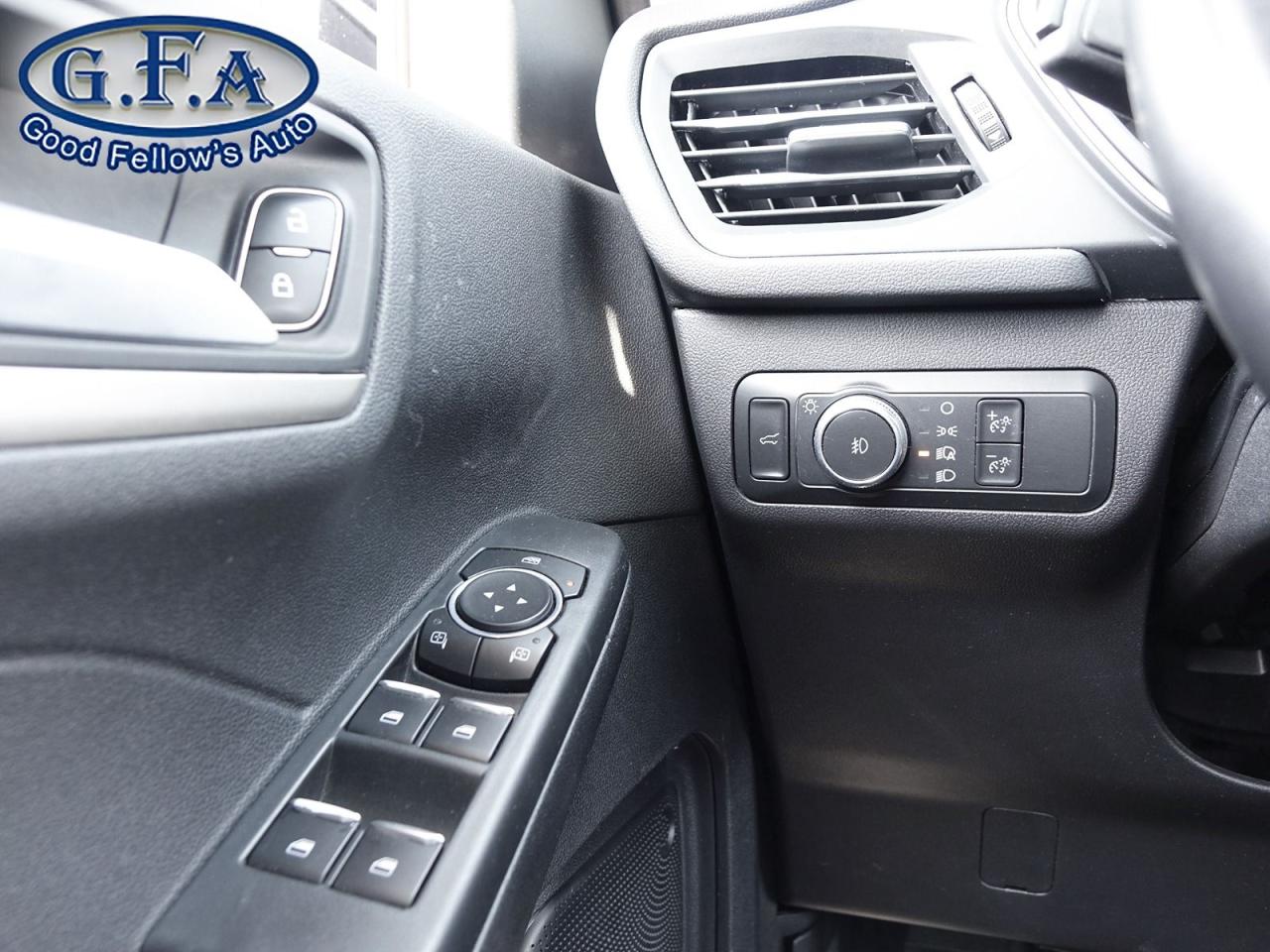 2022 Ford Escape SEL MODEL, AWD, LEATHER SEATS, PANORAMIC ROOF, NAV Photo19