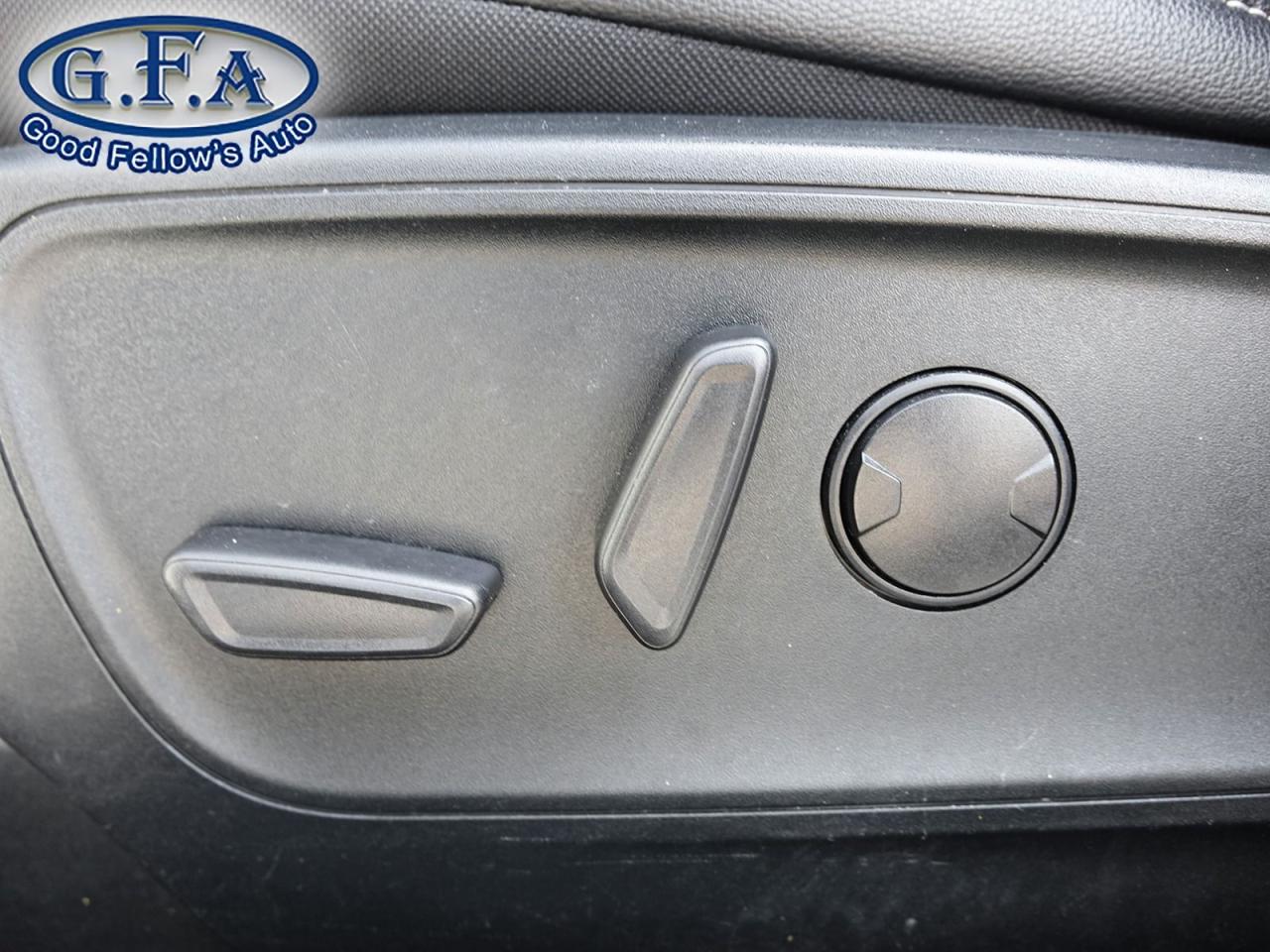 2022 Ford Escape SEL MODEL, AWD, LEATHER SEATS, PANORAMIC ROOF, NAV Photo9