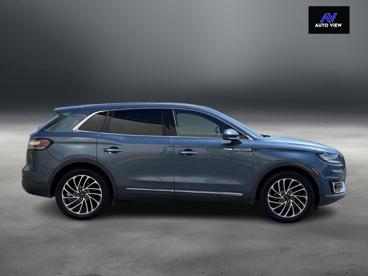 2019 Lincoln Nautilus Reserve AWD **DEALER SERVICED** Photo3