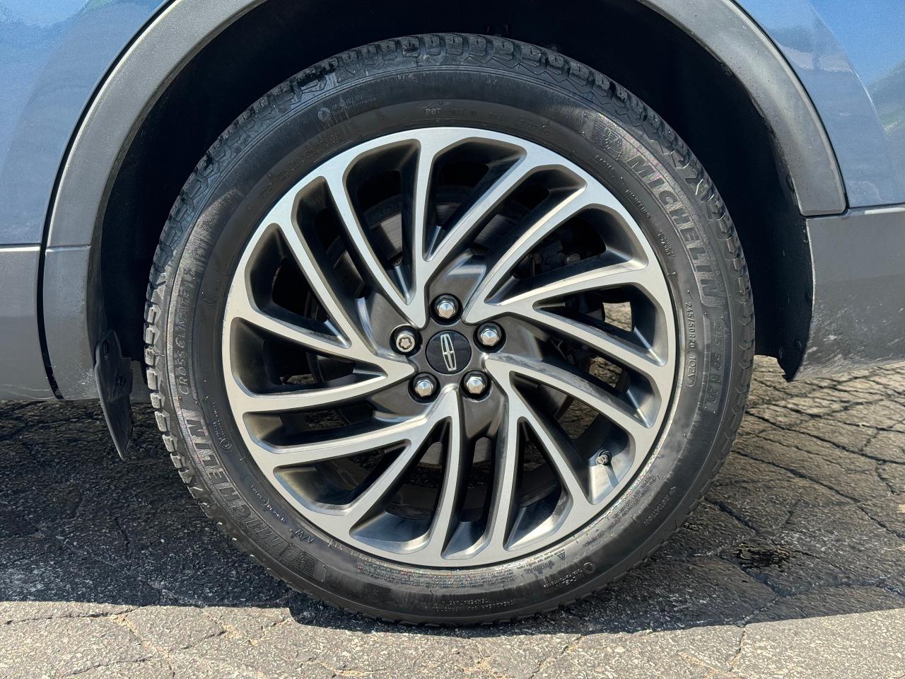 2019 Lincoln Nautilus Reserve AWD **DEALER SERVICED** - Photo #15