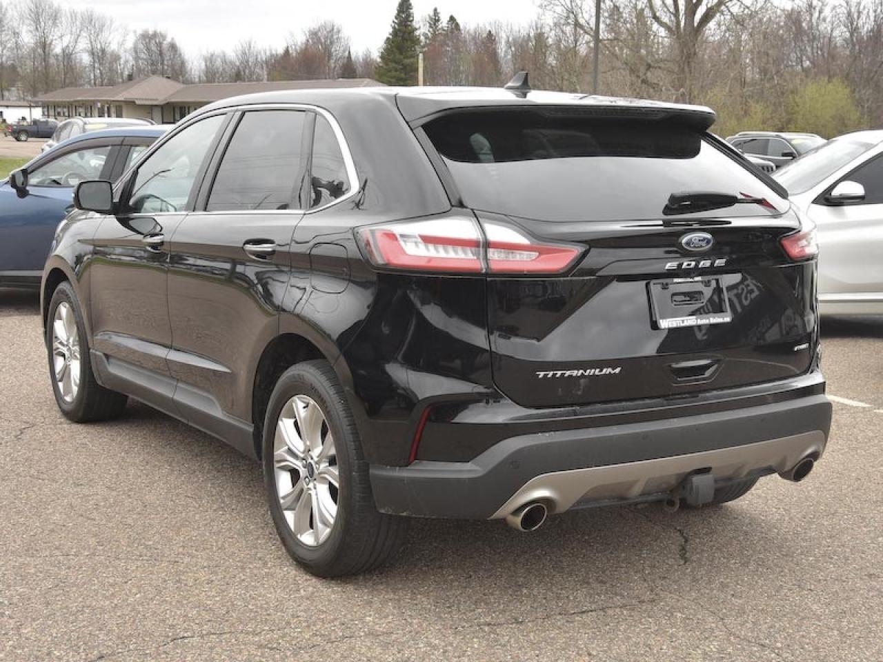 2021 Ford Edge Titanium - Photo #4