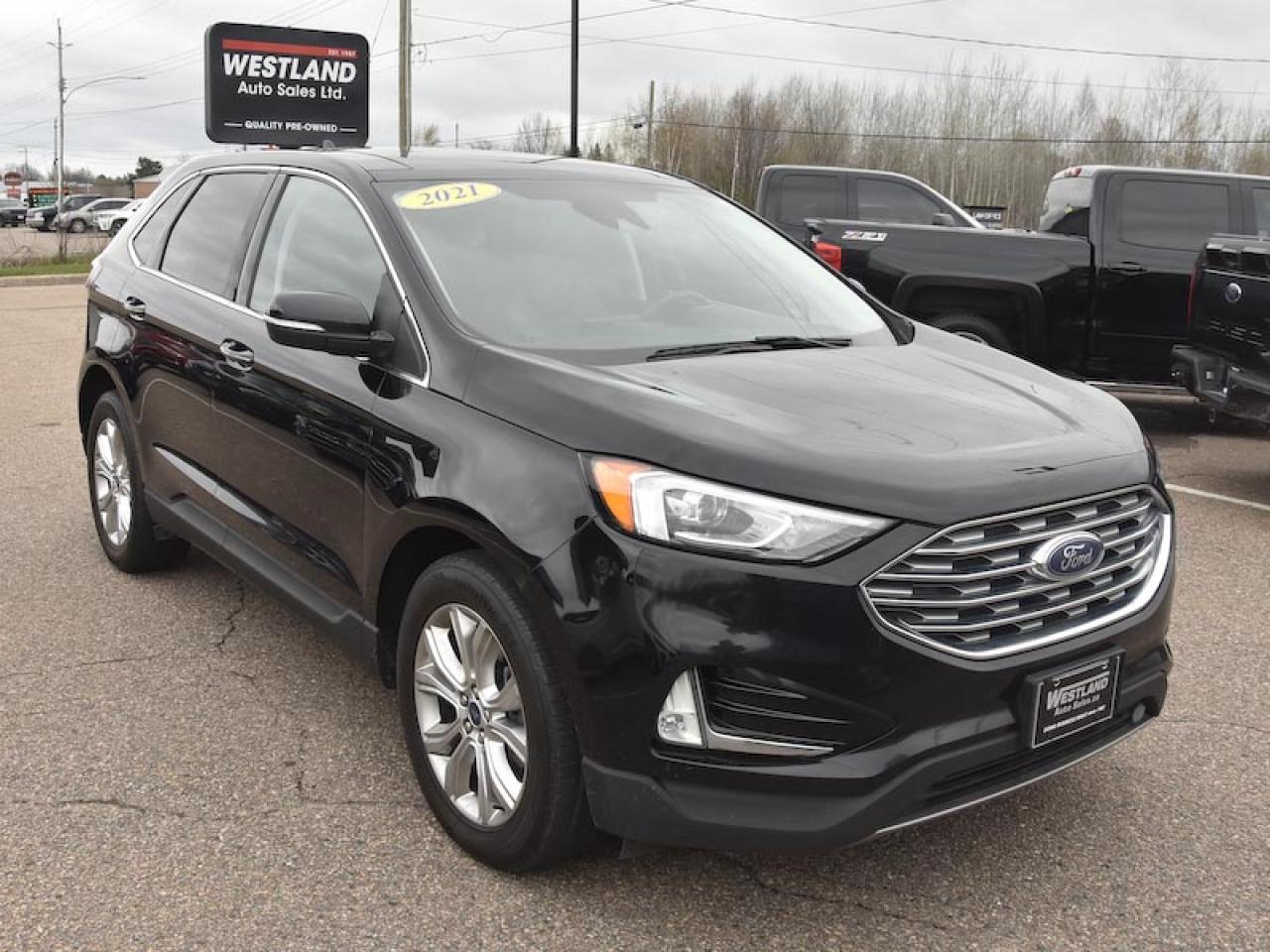 2021 Ford Edge Titanium - Photo #2