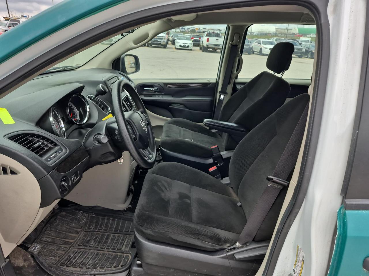 2016 Dodge Grand Caravan SE - Photo #8