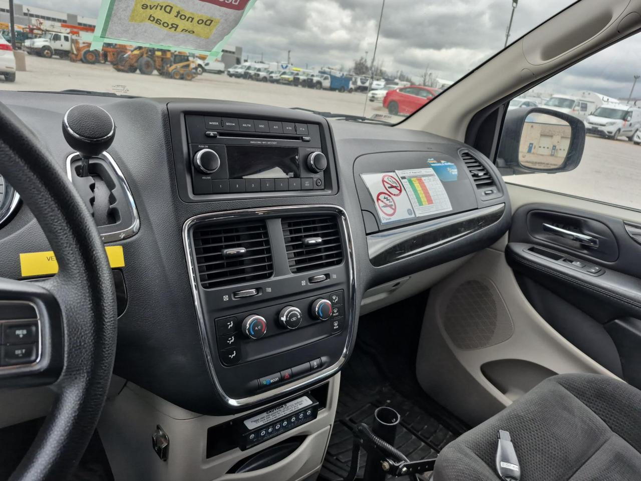 2016 Dodge Grand Caravan SE - Photo #10