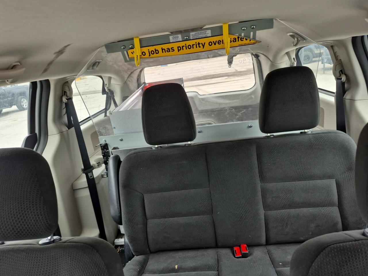 2016 Dodge Grand Caravan SE - Photo #12