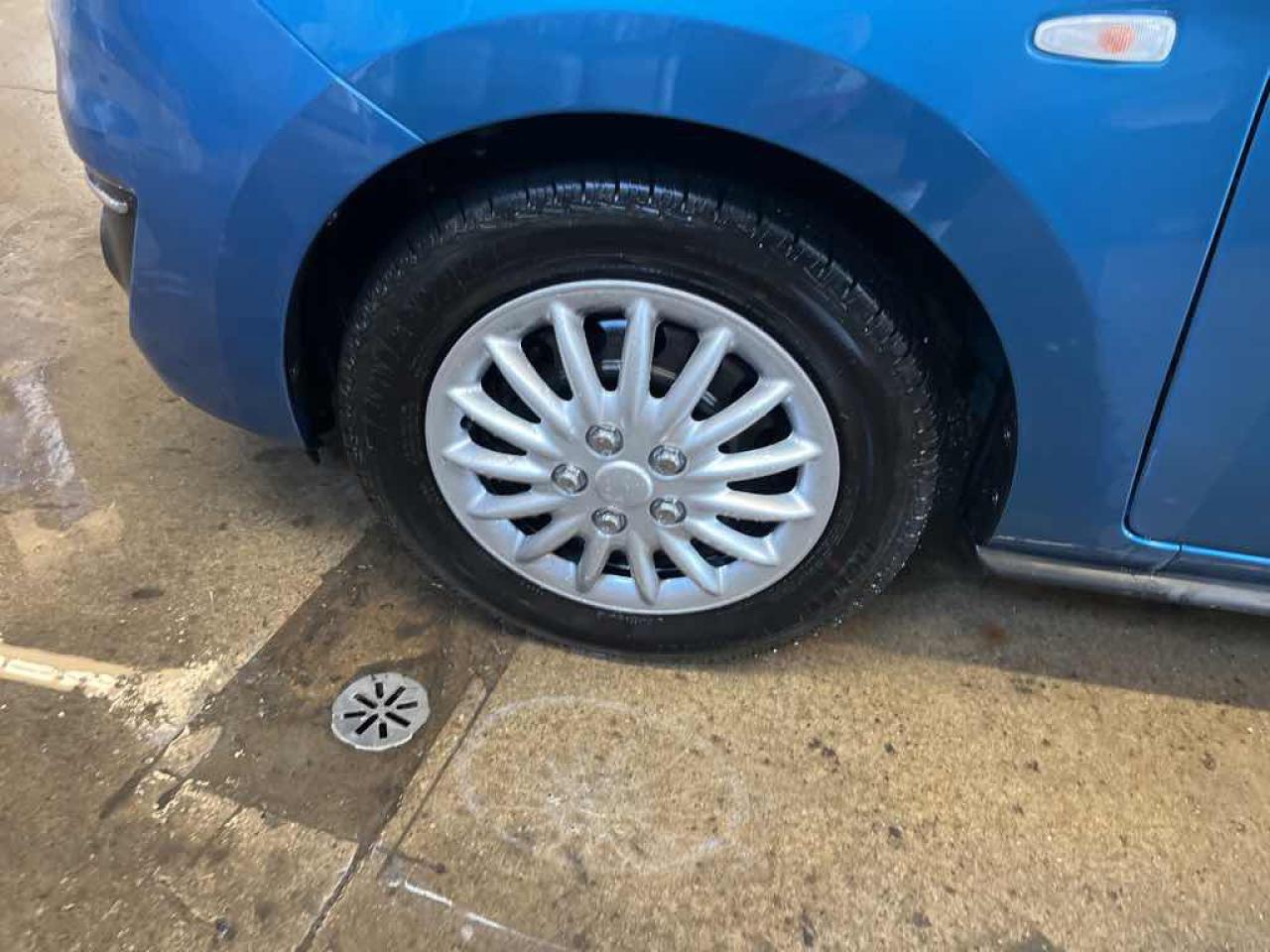 2018 Mitsubishi Mirage ES - Photo #16