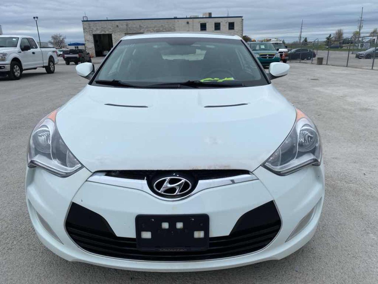 2013 Hyundai Veloster  - Photo #2