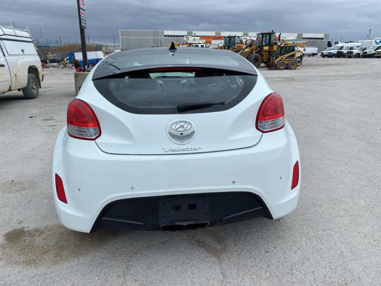 2013 Hyundai Veloster  - Photo #5