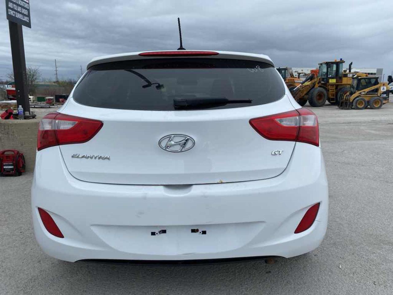2016 Hyundai Elantra GT - Photo #5