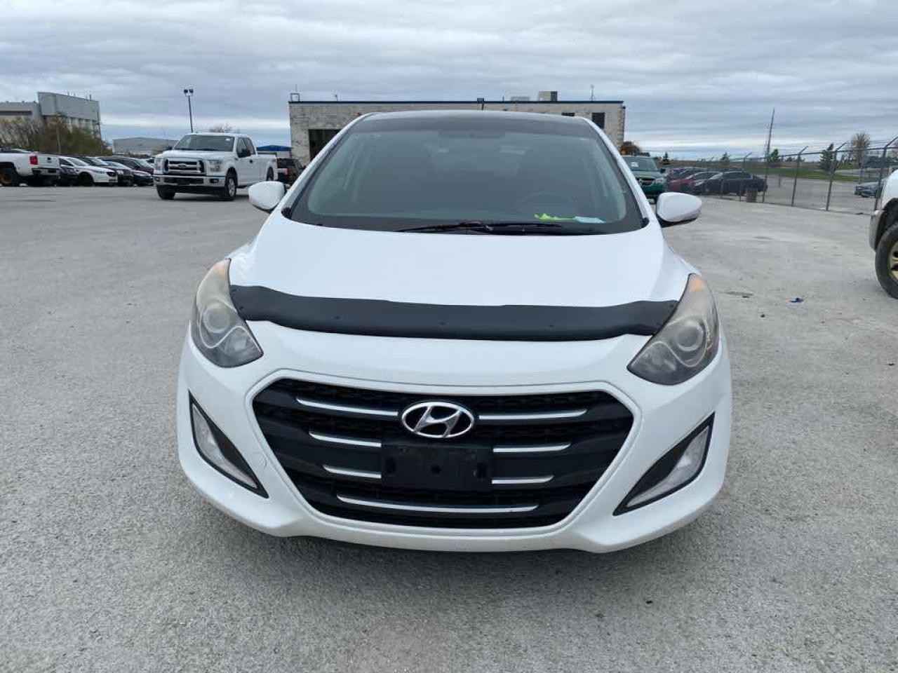 2016 Hyundai Elantra GT - Photo #2