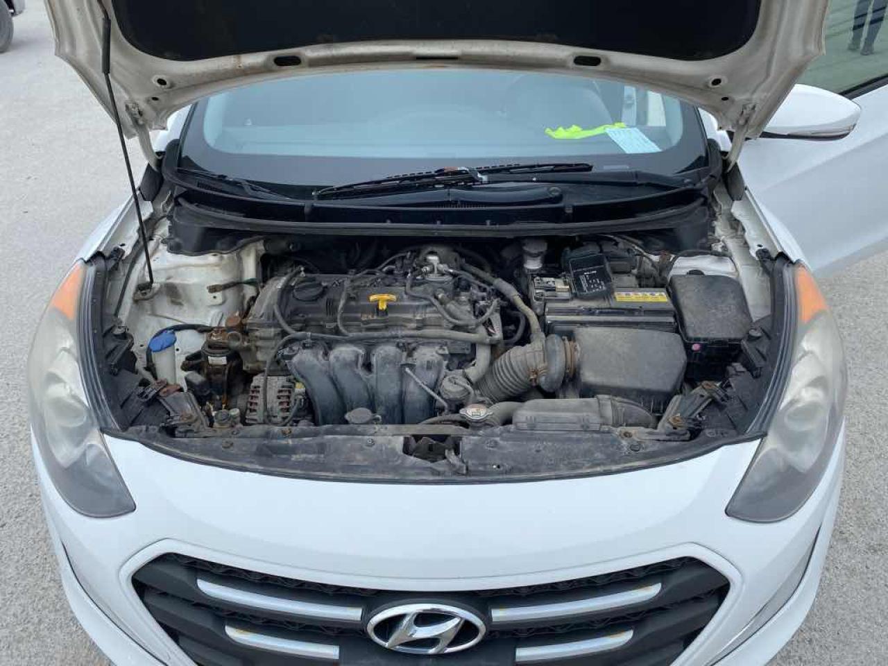 2016 Hyundai Elantra GT - Photo #7