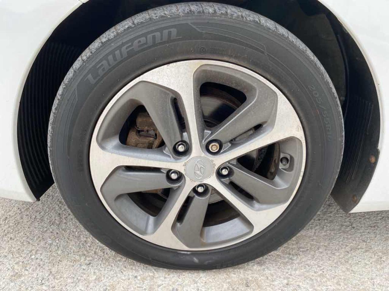 2016 Hyundai Elantra GT - Photo #23