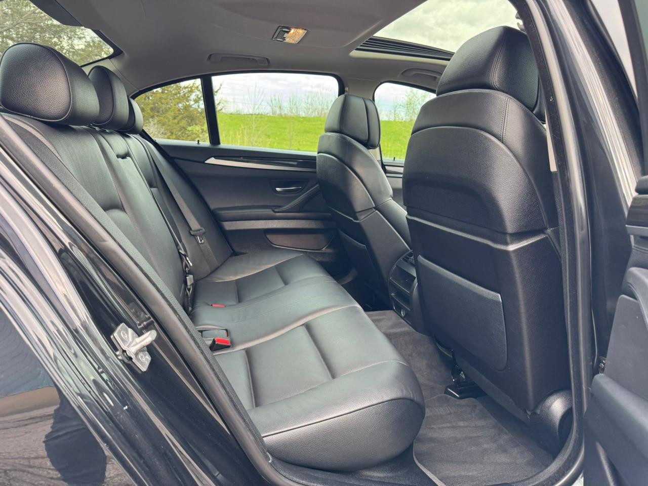2012 BMW 5 Series 535I XDRIVE | NAV | SUNROOF | LEATHER | Photo11