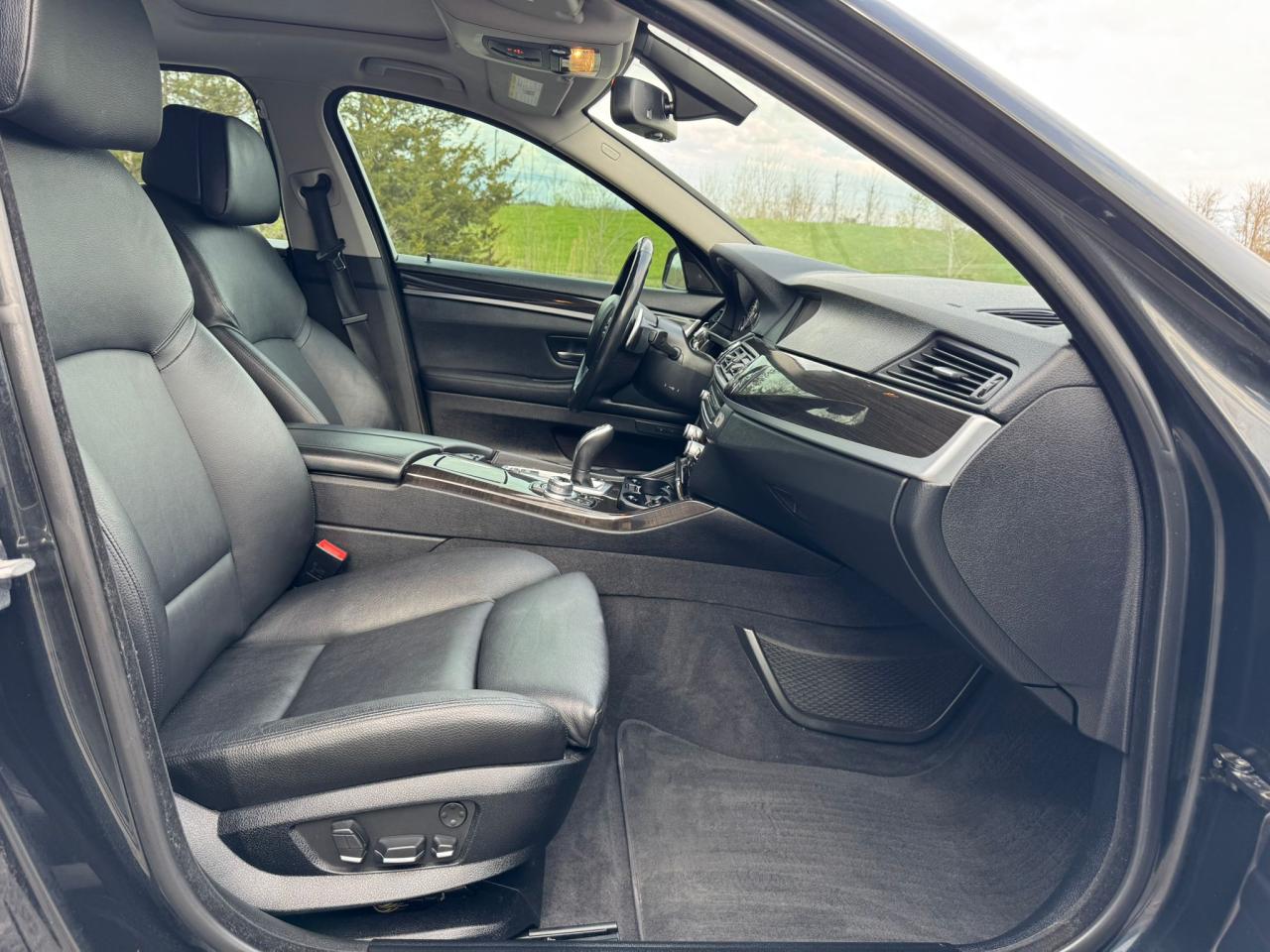 2012 BMW 5 Series 535I XDRIVE | NAV | SUNROOF | LEATHER | Photo7