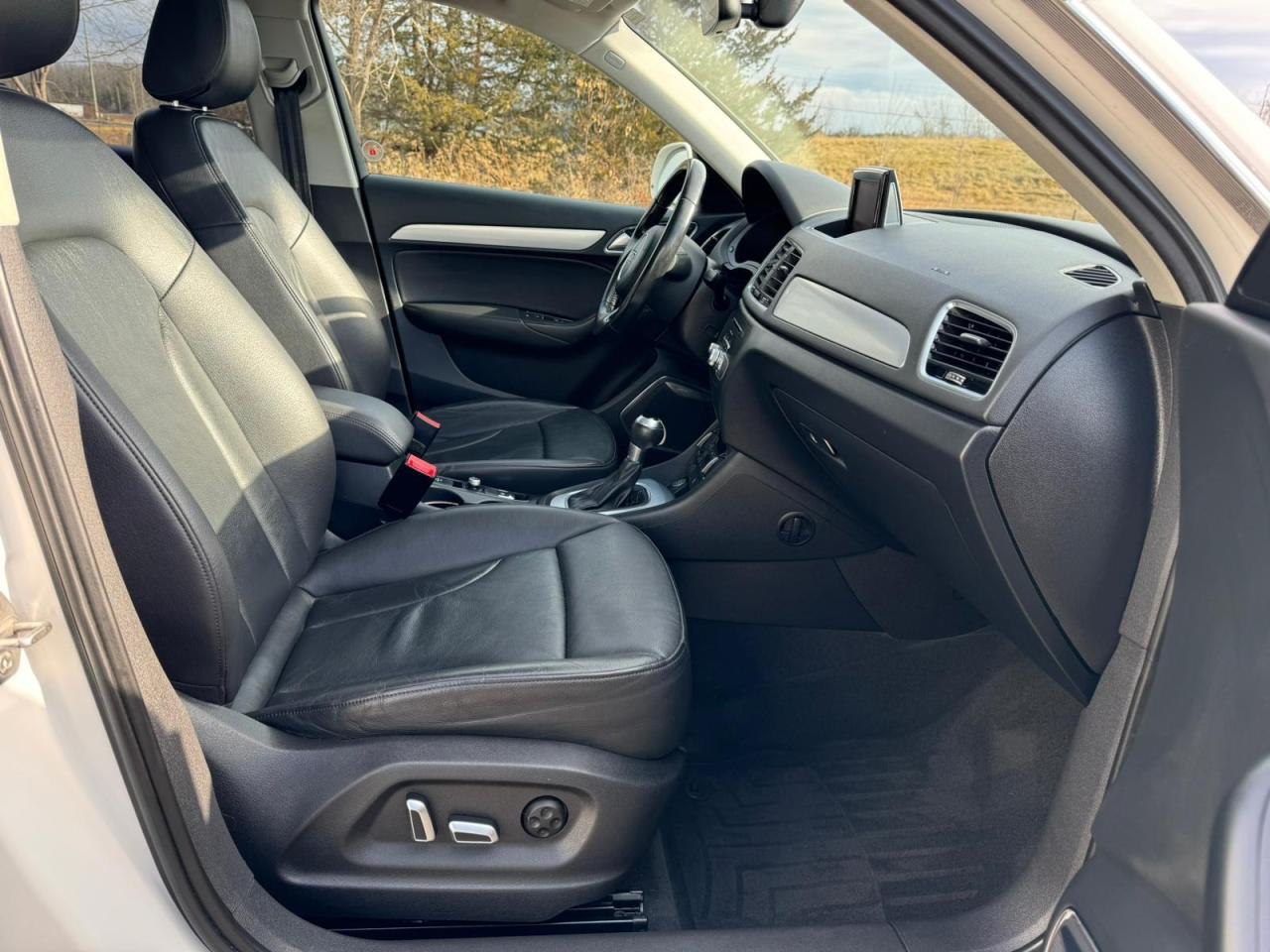 2017 Audi Q3 TECHNIK | S-LINE | CLEAN CARFAX | PANO | BOSE | Photo7