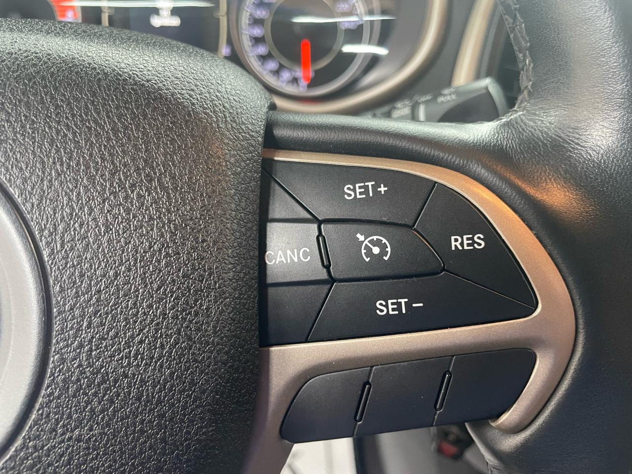 2016 Jeep Cherokee SPORT 4X4 Photo16