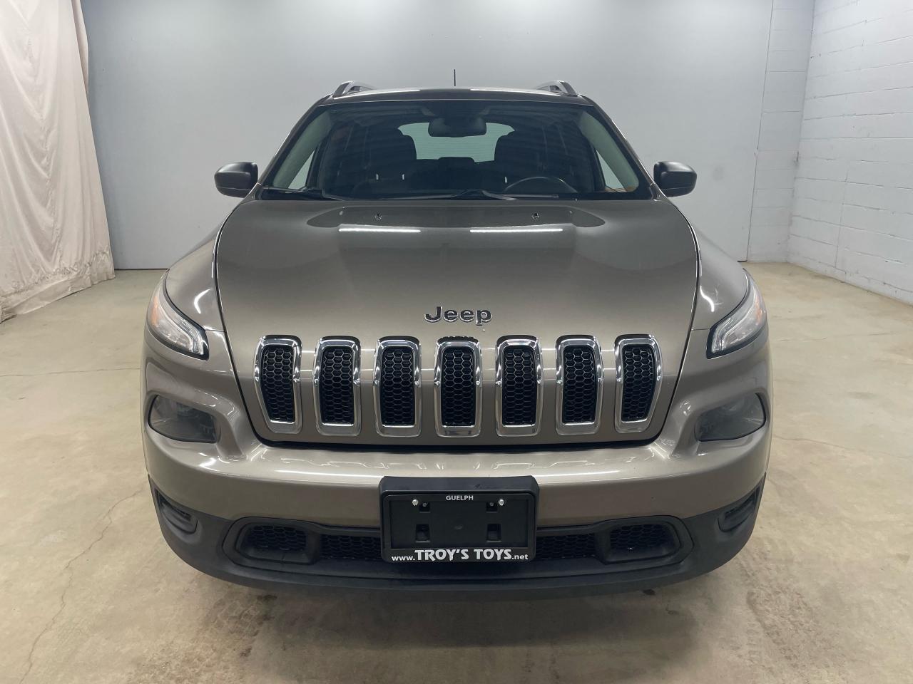2016 Jeep Cherokee SPORT 4X4 Photo2
