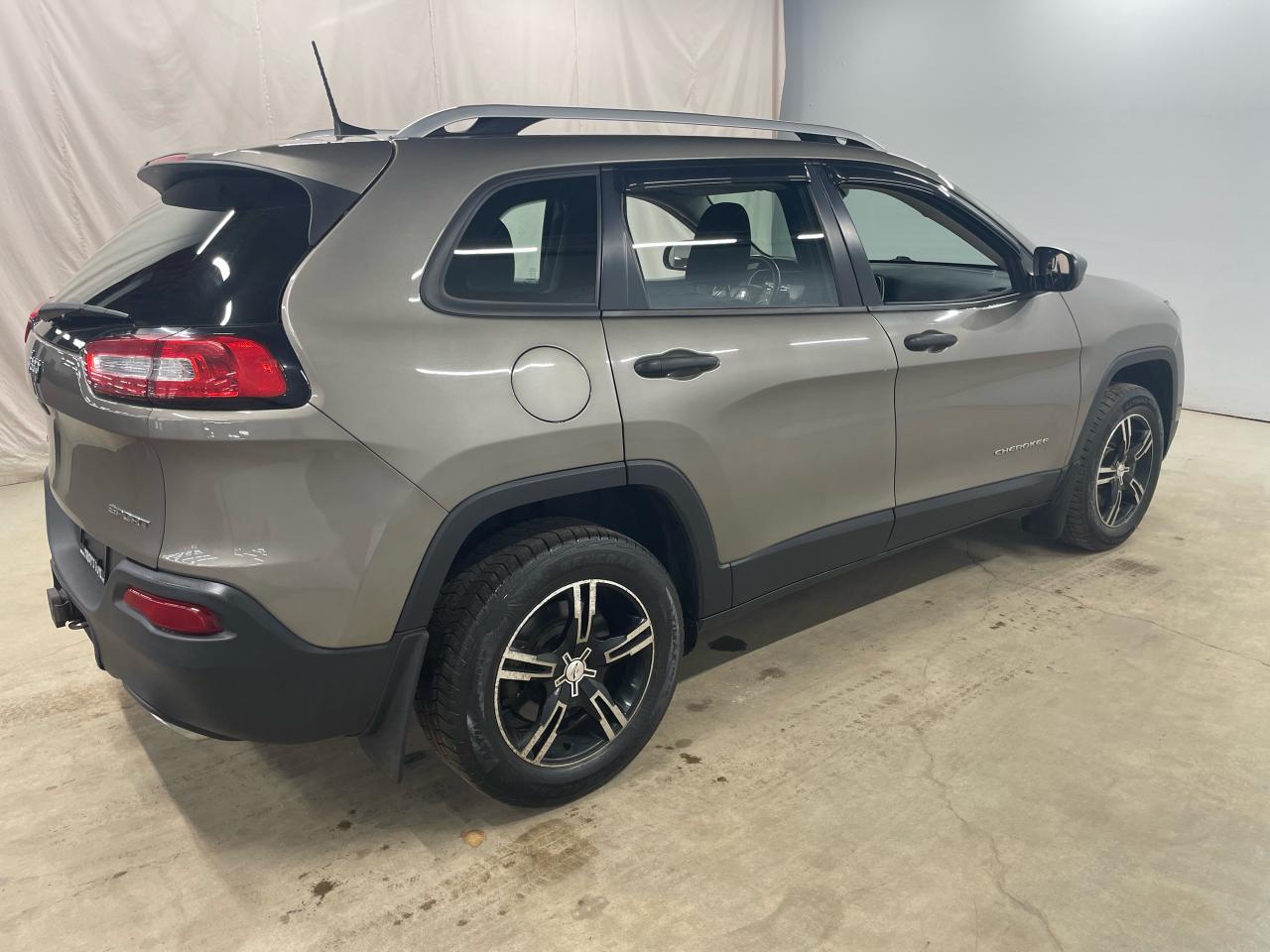 2016 Jeep Cherokee SPORT 4X4 Photo7