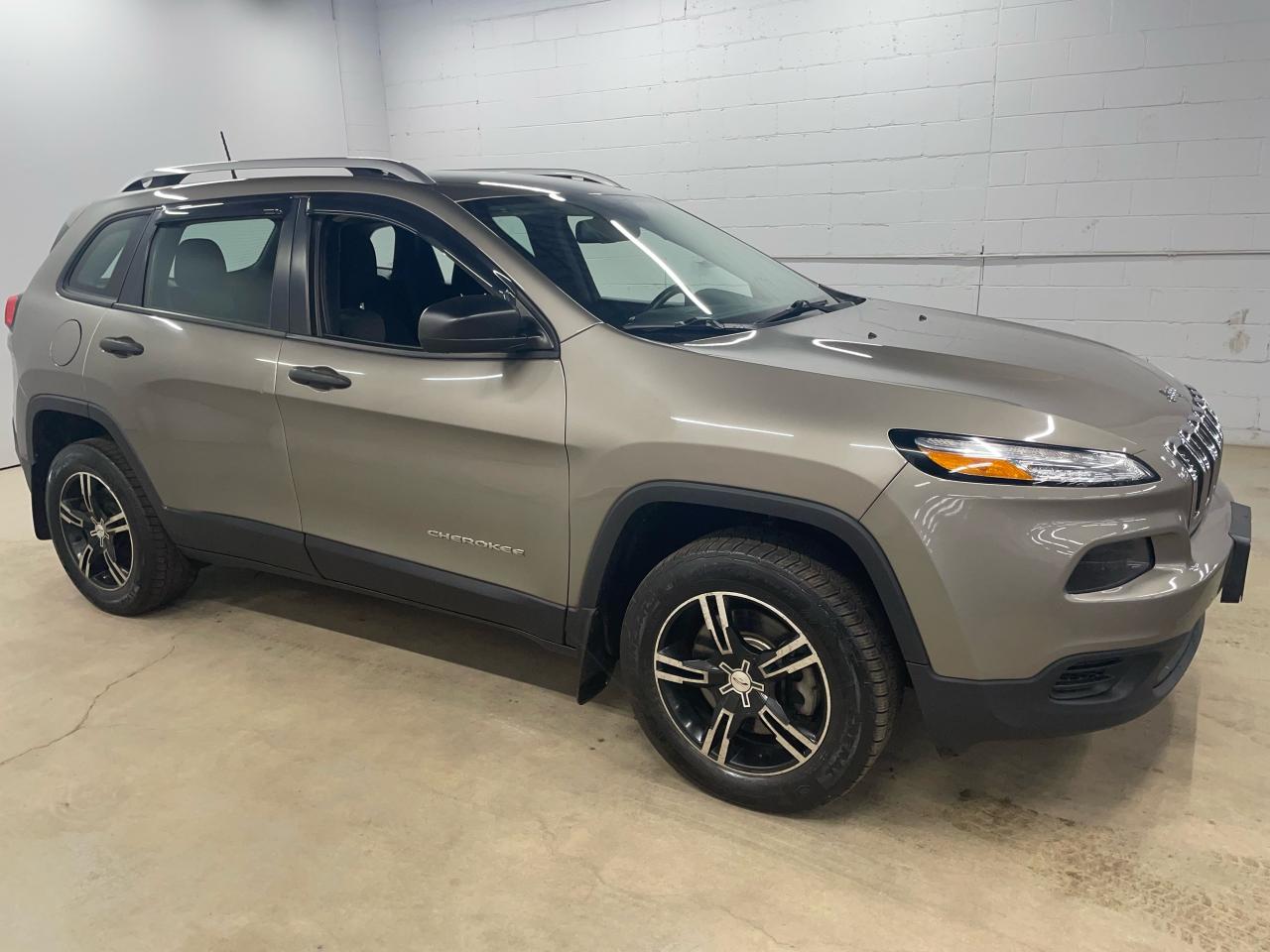 Used 2016 Jeep Cherokee 4WD 4Dr Sport for sale in Guelph, ON