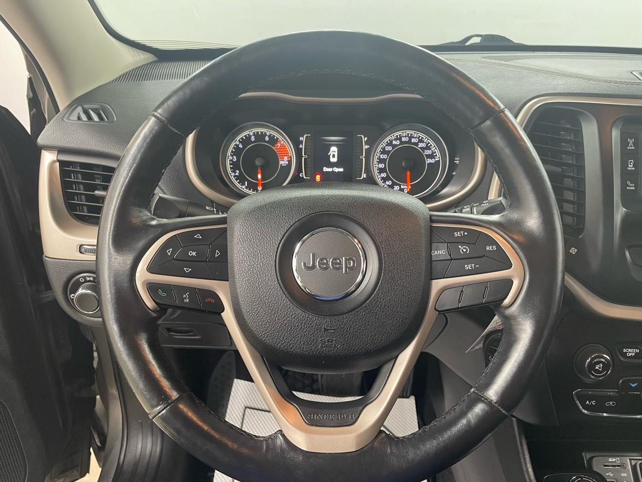 2016 Jeep Cherokee SPORT 4X4 Photo14